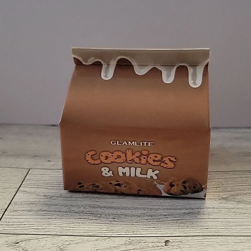 Glam lite Cookies and Milk Highlighter